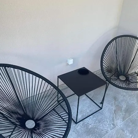 M Apartman *