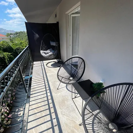 Apartment M *